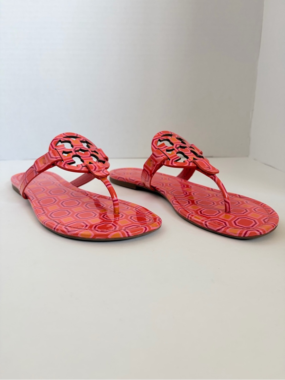 Tory Burch Miller Sandals Flip Flop Geometric Printed Leather Orange Pink Size 8 - Picture 13 of 14